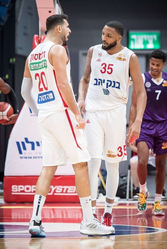 ירושלים חוגגת על חשבון נהריה // צילום: עודד קרני